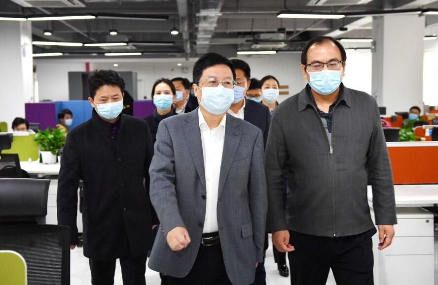 湖南省委常委、長(zhǎng)沙市委書(shū)記胡衡華到大唐先一科技公司調(diào)研
