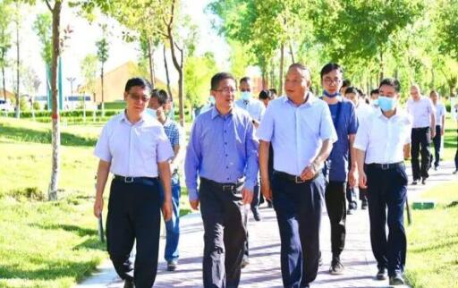 國家電投集團(tuán)黨組成員、副總經(jīng)理王樹東一行赴七師胡楊河市調(diào)研
