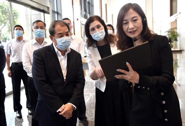 南方電網(wǎng)公司董事長、黨組書記孟振平調(diào)研鼎和保險公司