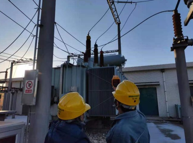 國網萊州市供電公司全力應對寒潮天氣，保障群眾溫暖度冬