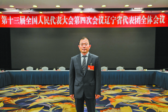國人大代表 國網(wǎng)遼寧省電力有限公司董事長、黨委書記石玉東：加強能源互濟 促進能源互聯(lián)網(wǎng)發(fā)展