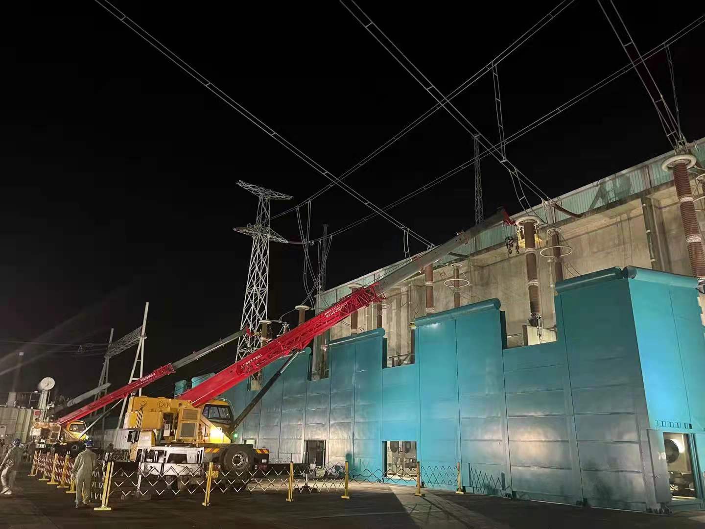 鄂電“鐵軍”：30個小時晝夜搶修作業(yè)，守護西電東送電網大動脈