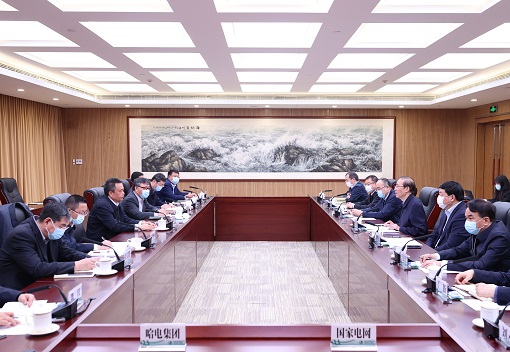 辛保安、張智剛與哈電集團(tuán)董事長曹志安、總經(jīng)理吳偉章會談