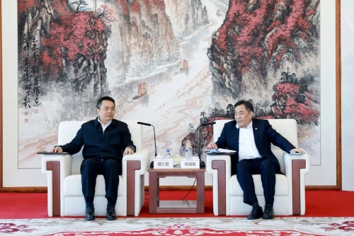 宋海良孫洪水與哈電集團(tuán)董事長曹志安、總經(jīng)理吳偉章會談