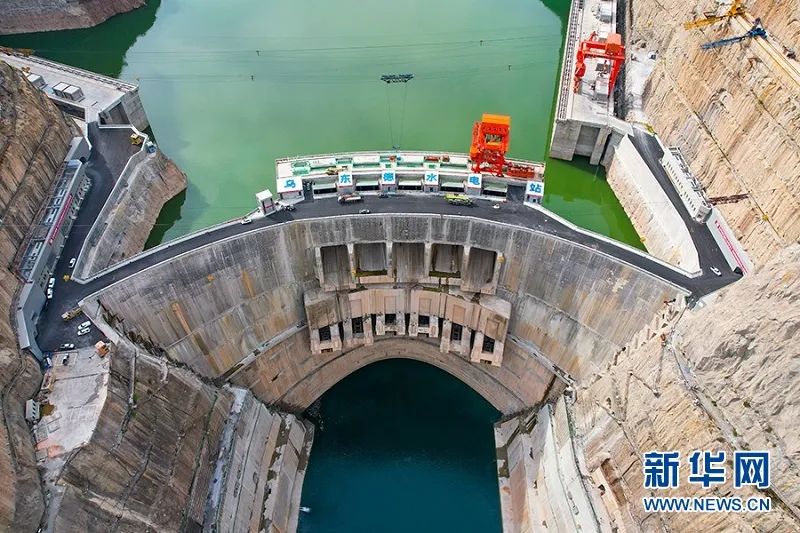 國家能源局章建華：加快推進能源轉型，大力發(fā)展風電和太陽能發(fā)電！