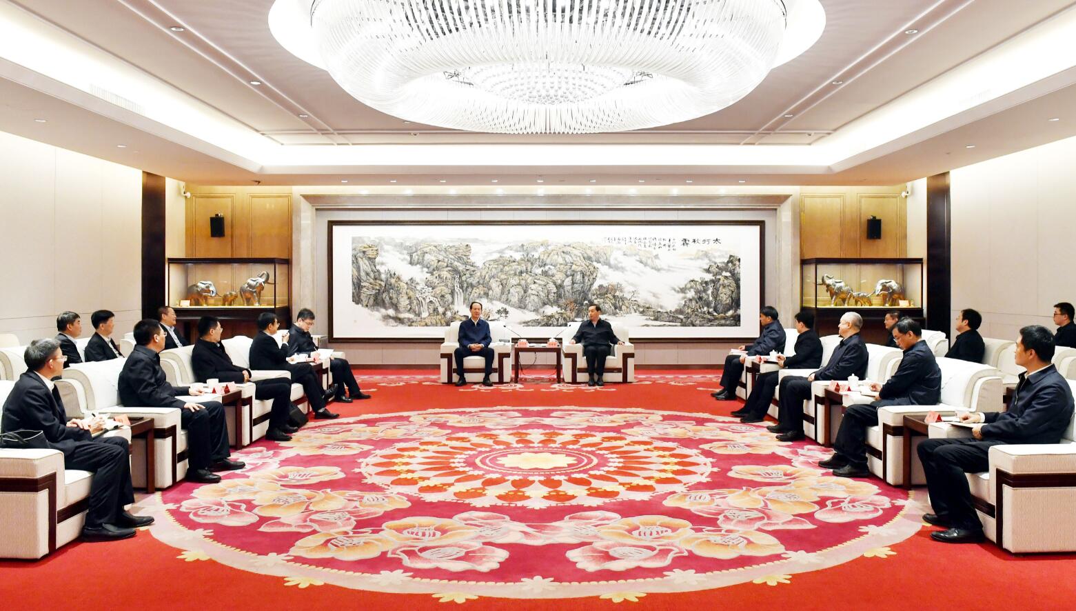中國電建黨委書記、董事長丁焰章與河北省委常委、石家莊市委書記張超超會談