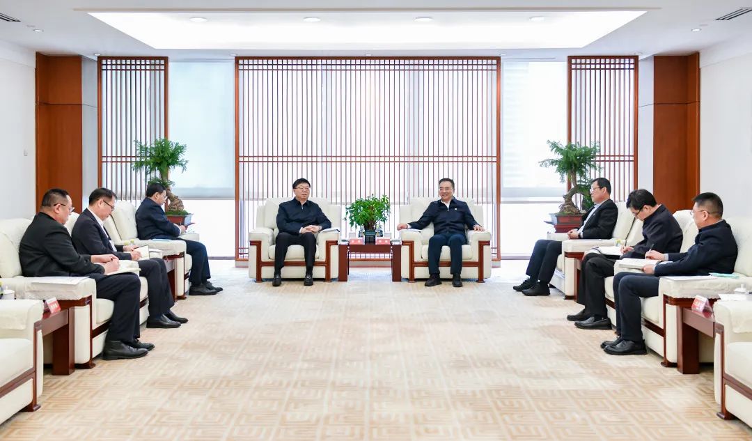 大唐集團(tuán)有限公司黨組書(shū)記、董事長(zhǎng)鄒磊會(huì)見(jiàn)吉林省委常委、省委秘書(shū)長(zhǎng)李偉