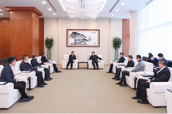 鄧建玲會(huì)見(jiàn)福建省政協(xié)副主席、漳州市委書(shū)記張國(guó)旺