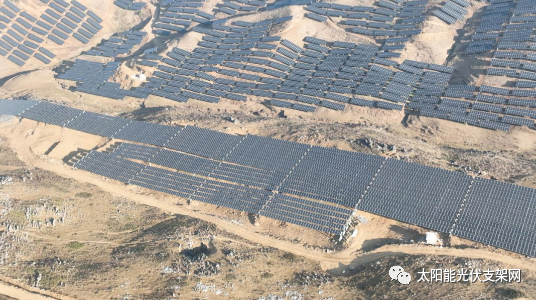 安泰科柔性太陽能光伏支架助力全國海拔最高、坡度最大光伏項目