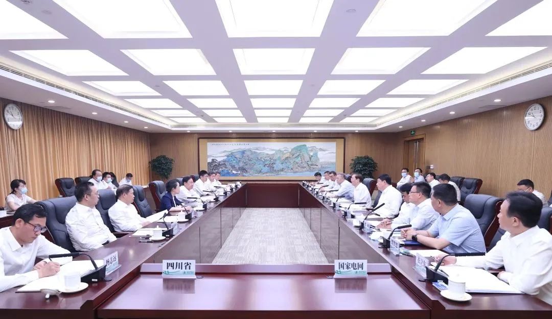 國家電網(wǎng)董事長辛保安、總經(jīng)理張智剛與四川省委書記王曉暉會談