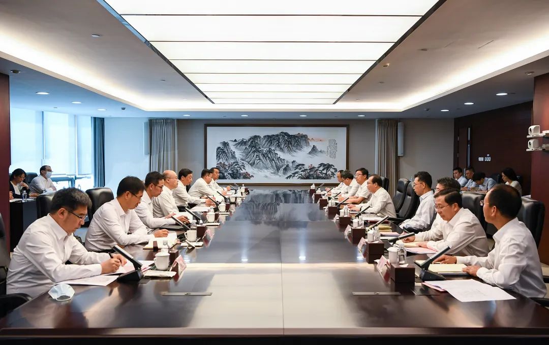 華電集團黨組書記、董事長江毅與河北省委副書記、省長王正譜舉行會談