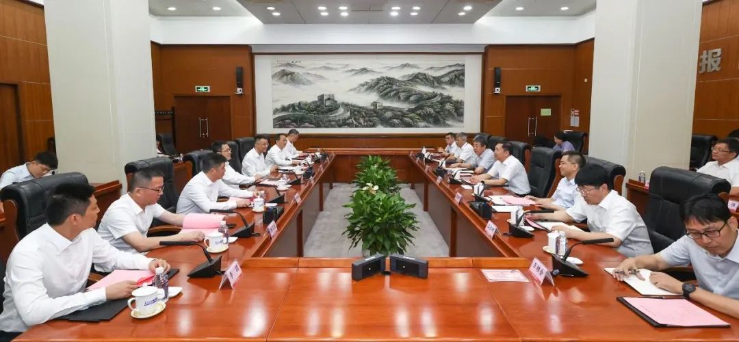 中核集團(tuán)黨組副書記、總經(jīng)理顧軍會見蘇州市委副書記、市長吳慶文一行