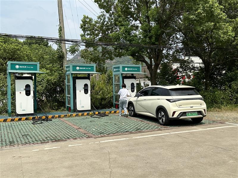 各類政策支持新能源汽車和充電樁下鄉(xiāng)，但村里真的需要這么多充電樁嗎?