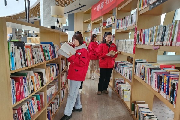 烏海供電公司聯(lián)合黨支部：開展“中華民族一家親，同心共筑中國夢”全民閱讀活動(dòng)