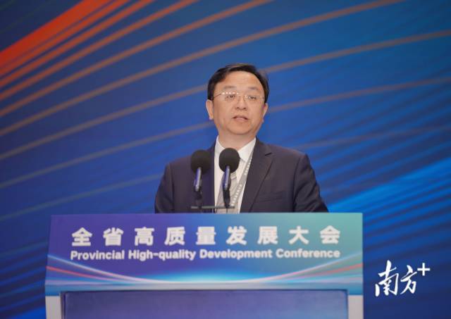 王傳福：新能源汽車(chē)發(fā)展只會(huì)快跑，不給喘口氣機(jī)會(huì)