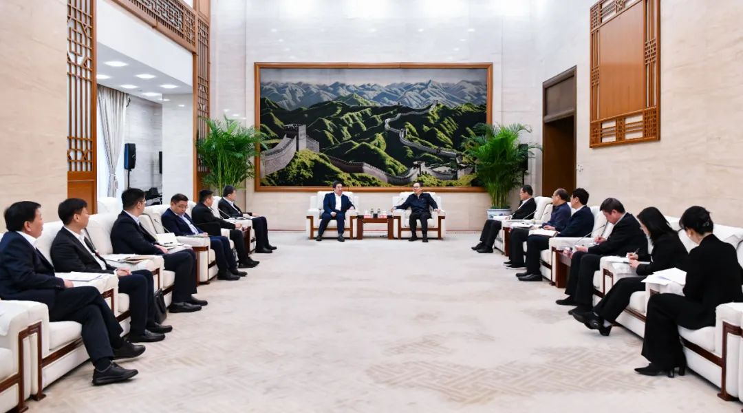 中國(guó)電氣裝備白忠泉董事長(zhǎng)、周群總經(jīng)理拜訪中國(guó)大唐董事長(zhǎng)鄒磊