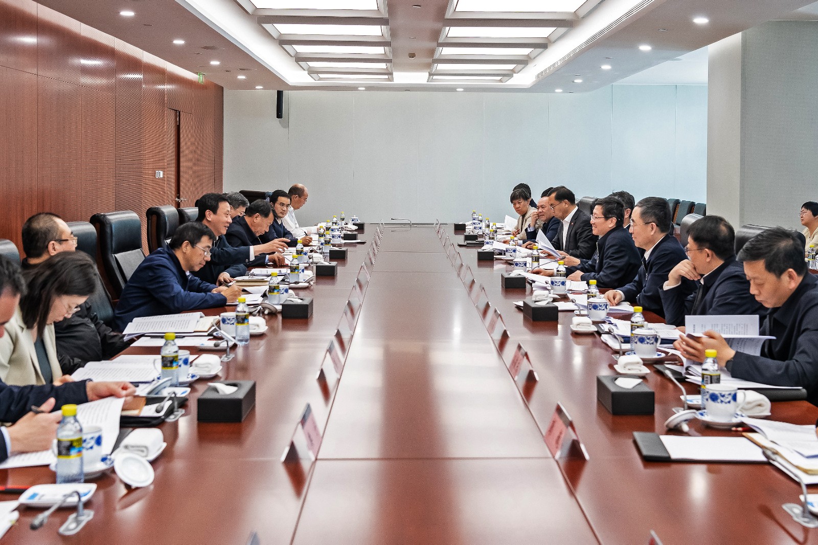 國(guó)家能源局黨組成員、副局長(zhǎng)任京東一行到國(guó)家能源集團(tuán)調(diào)研