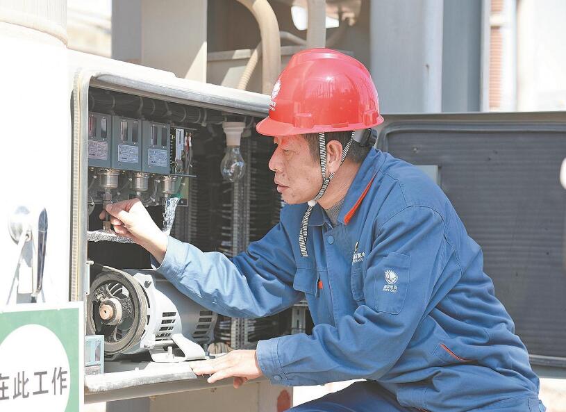 【國網(wǎng)楷?！垮X建華：把守護電網(wǎng)安全當作一生的事業(yè)