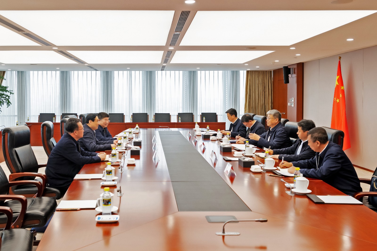 國家能源集團(tuán)黨組書記、董事長劉國躍會(huì)見陜西省政協(xié)副主席、榆林市委書記張曉光