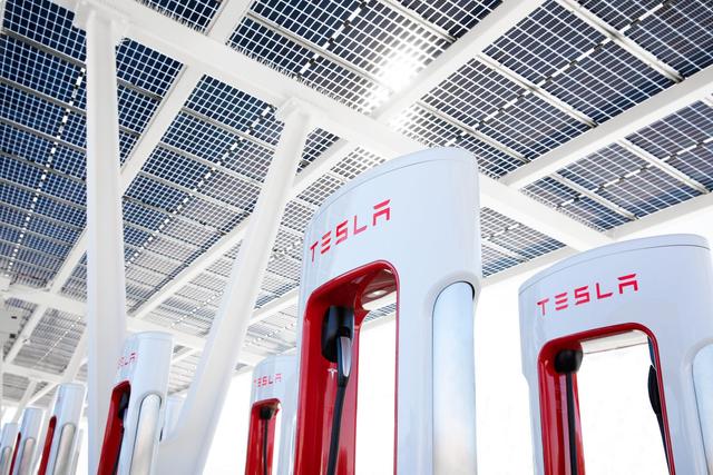 特斯拉將在佛羅里達(dá)州建全球最大超級充電站，提供超200個充電樁