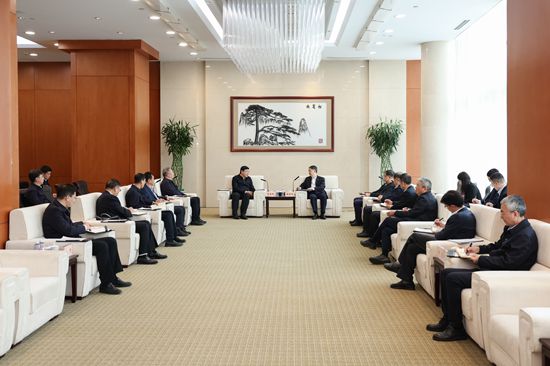 華能集團(tuán)董事長(zhǎng)溫樞剛、總經(jīng)理鄧建玲會(huì)見國(guó)家電網(wǎng)董事長(zhǎng)張智剛