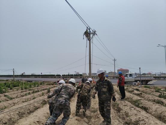 囯網(wǎng)漳浦縣供電公司開展線路綜合檢修 “電亮”農村致富路