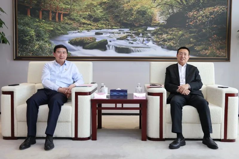 陜煤集團(tuán)黨委書記、董事長張文琪會見中鐵十八局集團(tuán)黨委書記、董事長閆廣天一行
