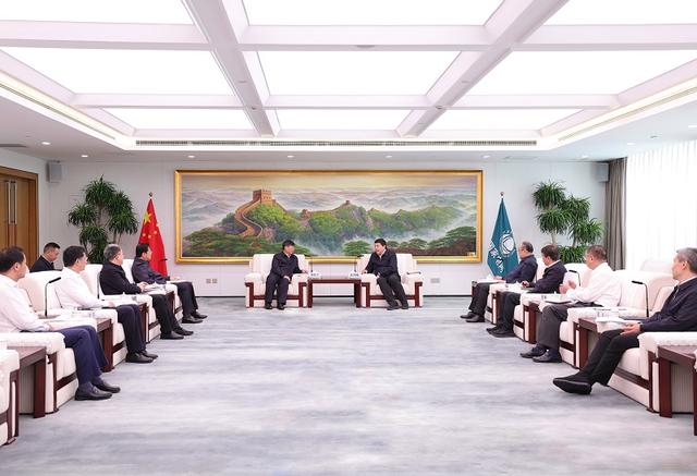 國(guó)家電網(wǎng)董事長(zhǎng)、黨組書記張智剛董事長(zhǎng)與三峽集團(tuán)董事長(zhǎng)劉偉平、總經(jīng)理韓君會(huì)談