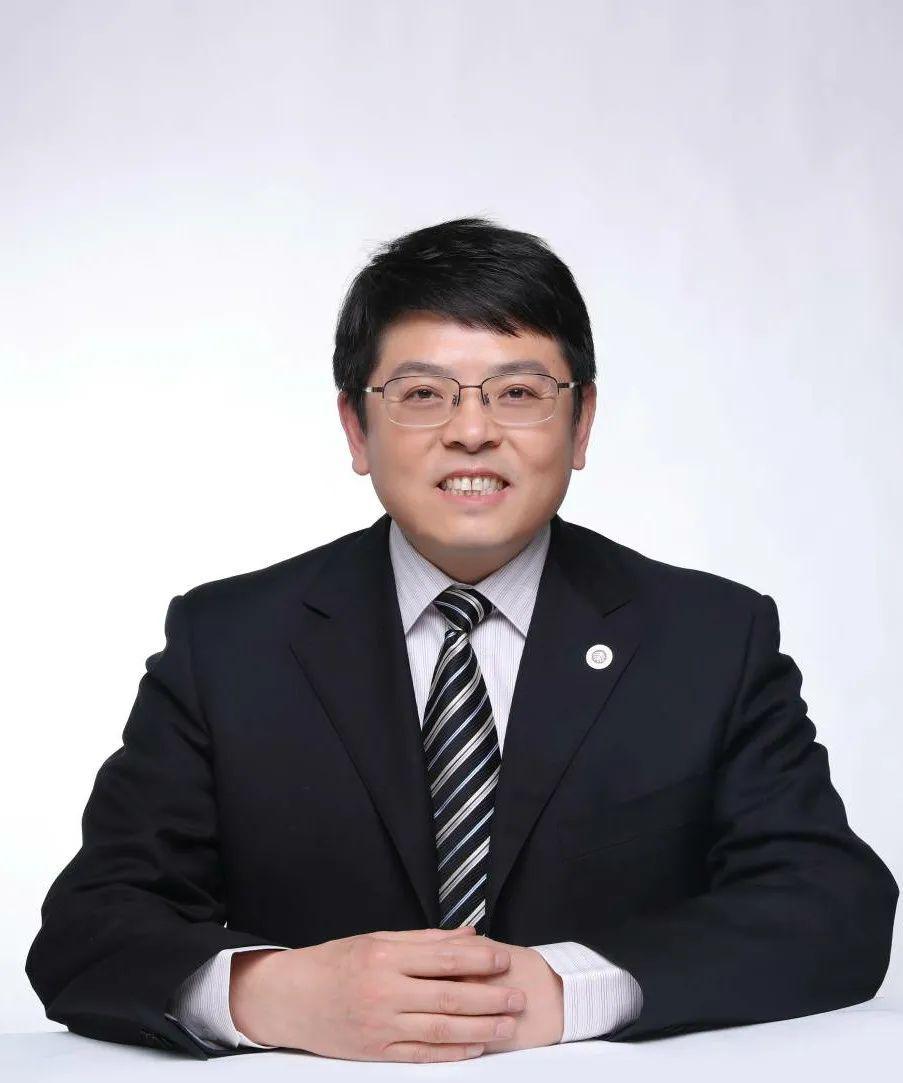 北大副校長(zhǎng)董志勇：警惕中國(guó)新能源“產(chǎn)能過(guò)?！钡难哉撓葳? width=