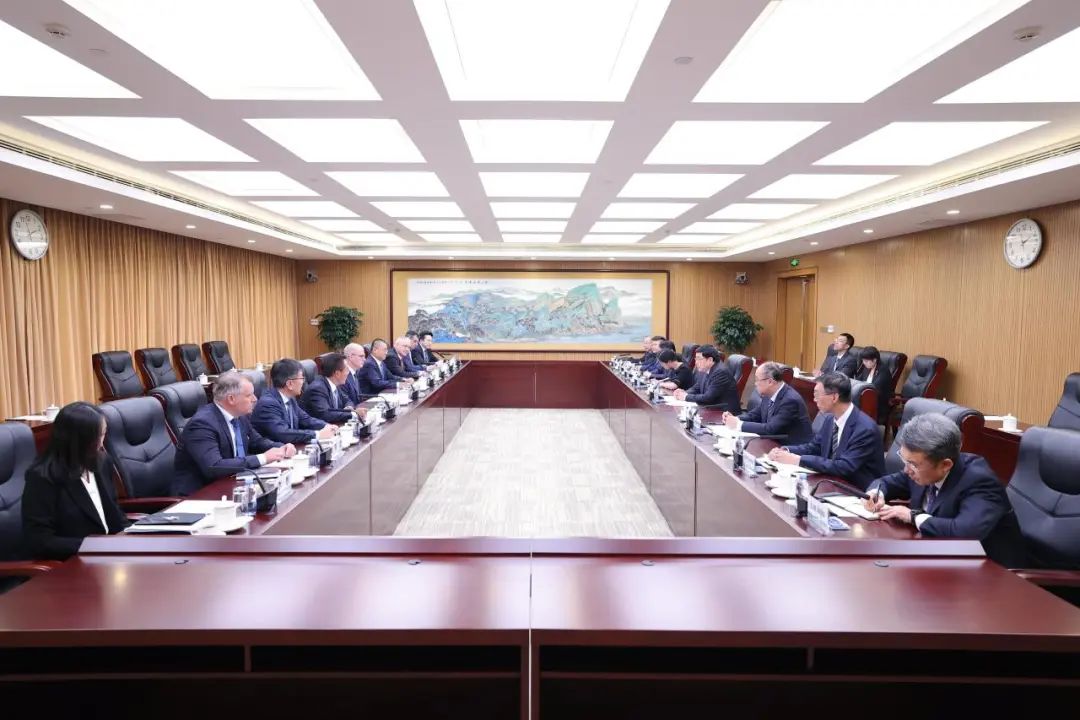 張智剛會見日立能源總裁方秦、候任總裁沈瑞博