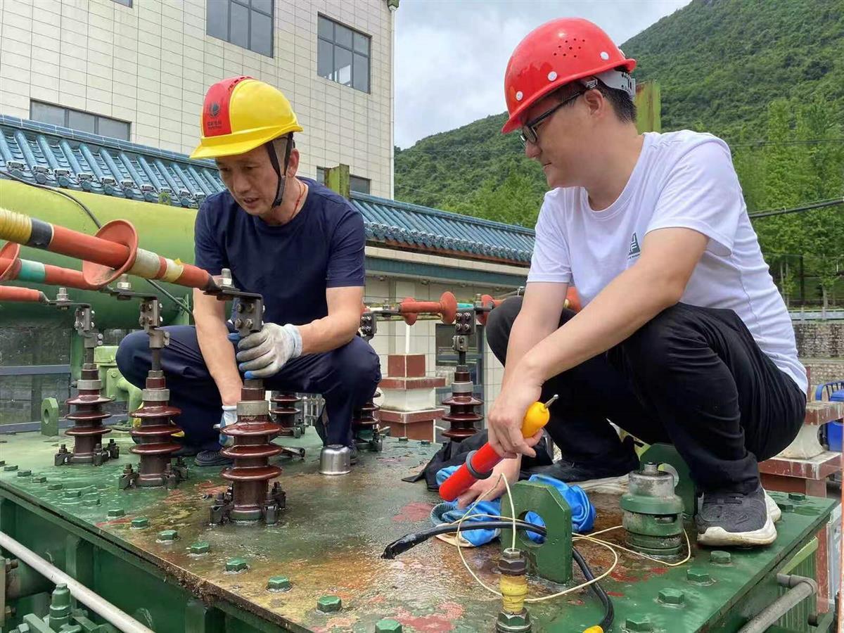 黃石市王英電廠發(fā)電泄洪調(diào)峰，騰出庫容1200萬立方米