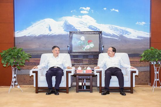 華能集團有限公司黨組書記、董事長溫樞剛拜會克州黨委書記王學東