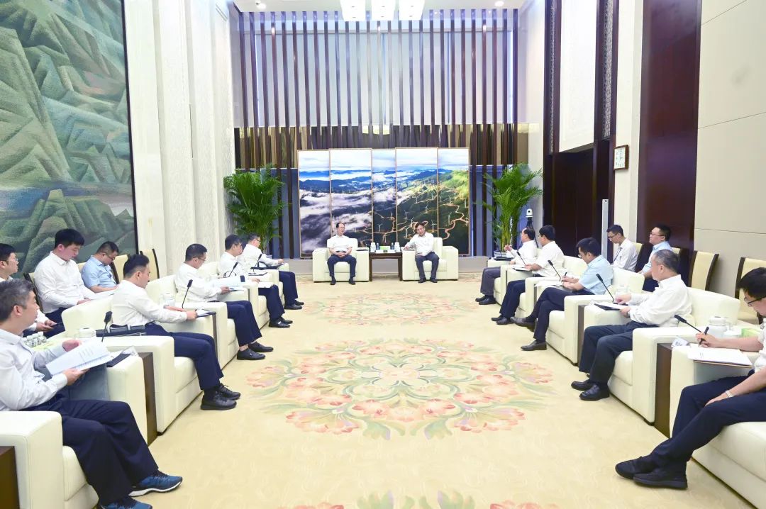 中國電建黨委書記、董事長丁焰章與國家電投黨組書記、董事長劉明勝會談