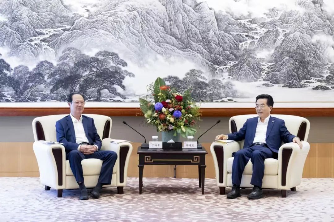 中國電建黨委書記、董事長丁焰章赴香港開展系列商務(wù)活動并調(diào)研駐港項目