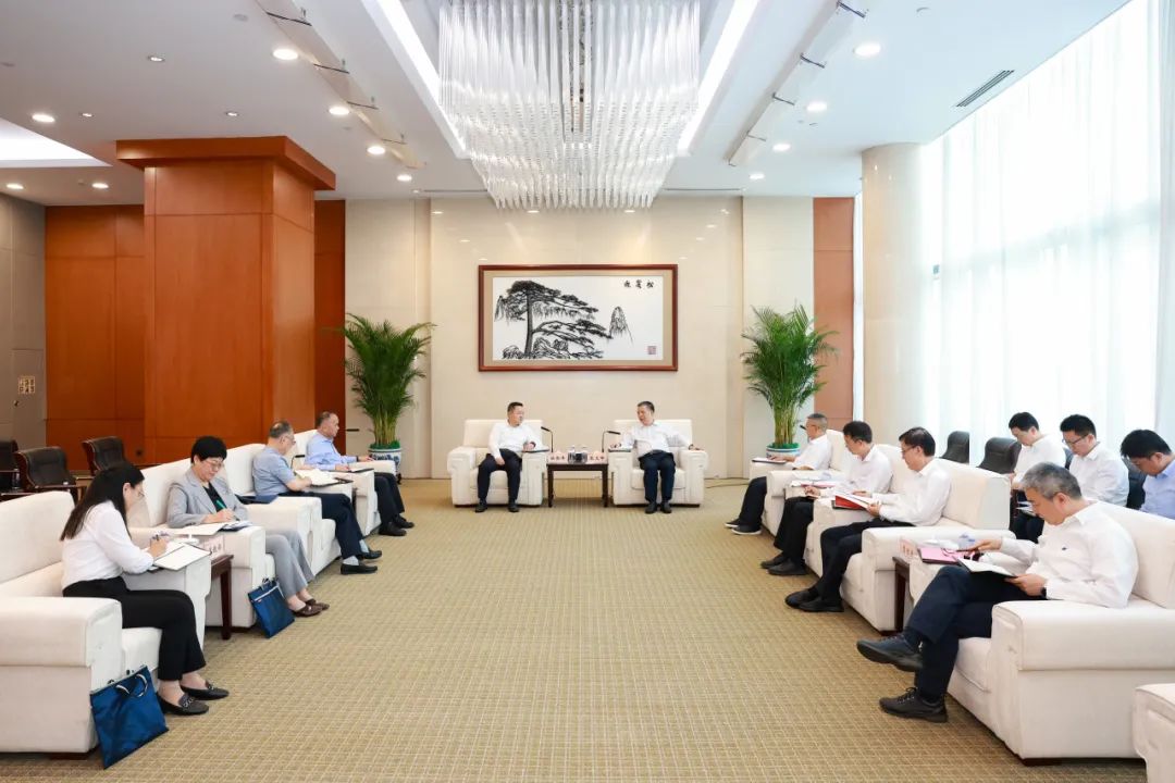 華能集團(tuán)公司總經(jīng)理張文峰會見中國國新董事長徐思偉、總經(jīng)理莫德旺