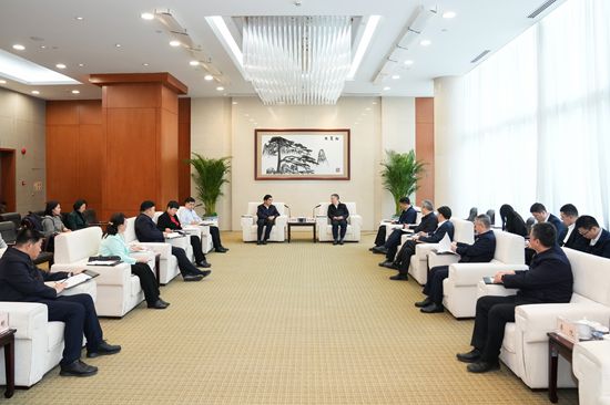 華能集團總經(jīng)理張文峰會見內(nèi)蒙古自治區(qū)黨委常委、包頭市委書記丁繡峰