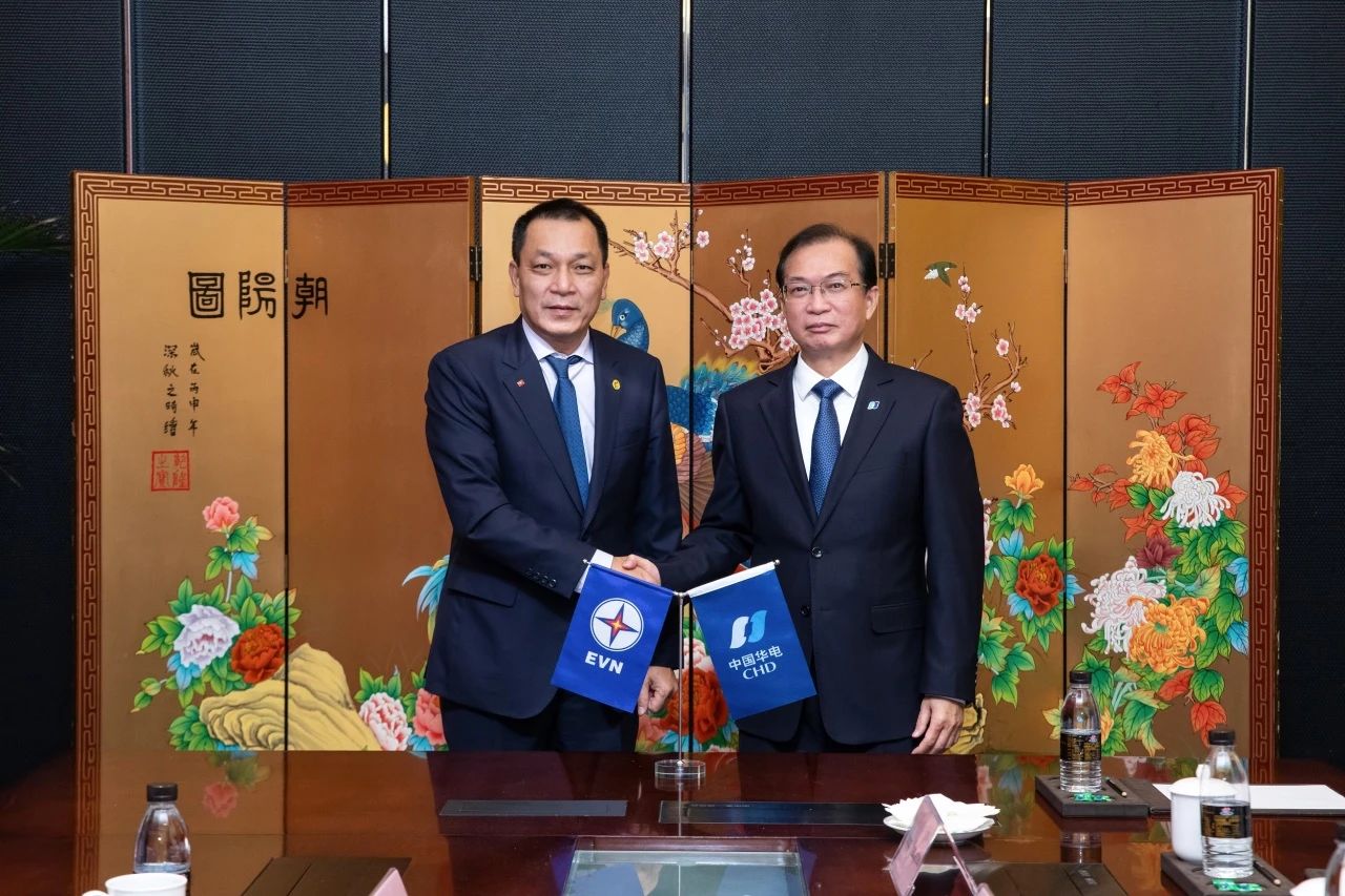 華電集團黨組書記、董事長江毅與越南電力集團董事長鄧黃安舉行會談