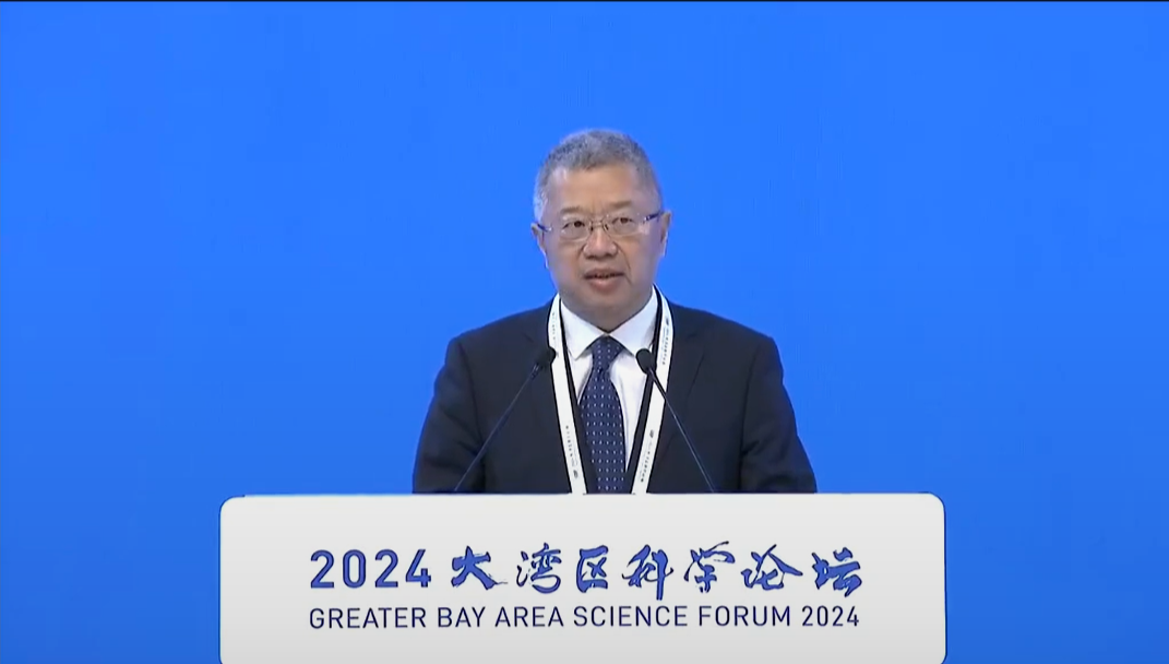 中國聯(lián)通總經(jīng)理簡勤：2030年，全球通用算力增長10倍，智算算力增長千倍