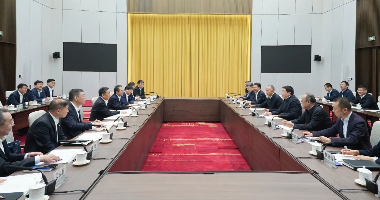 中國能建黨委書記、董事長宋海良與國家電網(wǎng)董事長、黨組書記張智剛會談