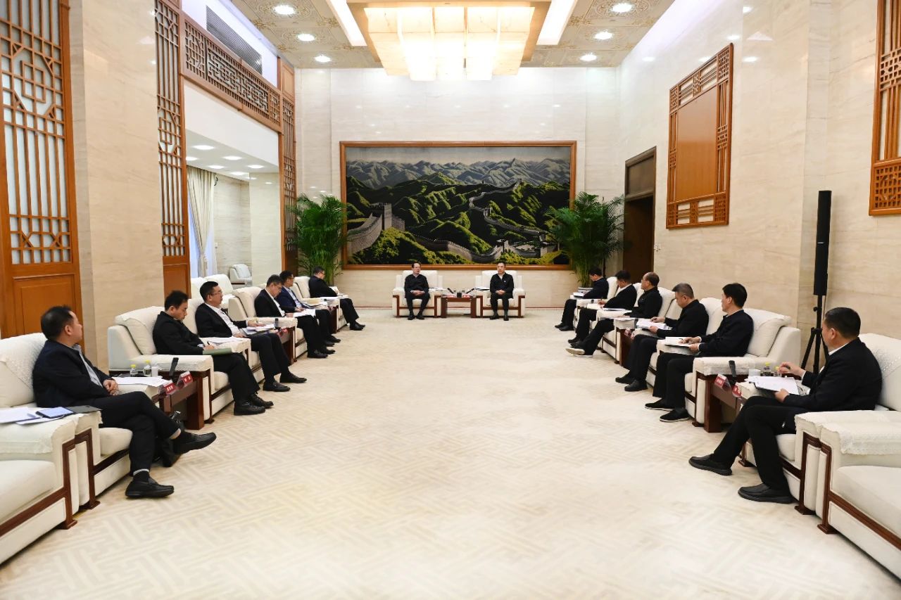 大唐集團(tuán)黨組書記、董事長(zhǎng)鄒磊與中國(guó)電建黨委書記、董事長(zhǎng)丁焰章會(huì)談