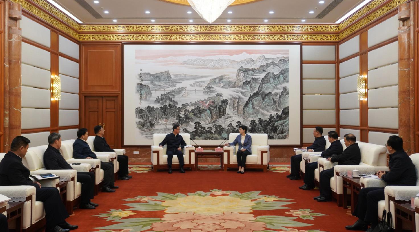 中國(guó)安能集團(tuán)黨委書記、董事長(zhǎng)陳奕輝拜會(huì)四川省委副書記、省長(zhǎng)施小琳