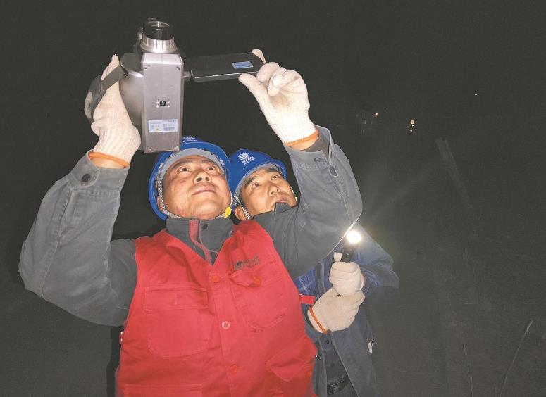 青海貴南縣：零下15攝氏度，冬夜巡檢保供電