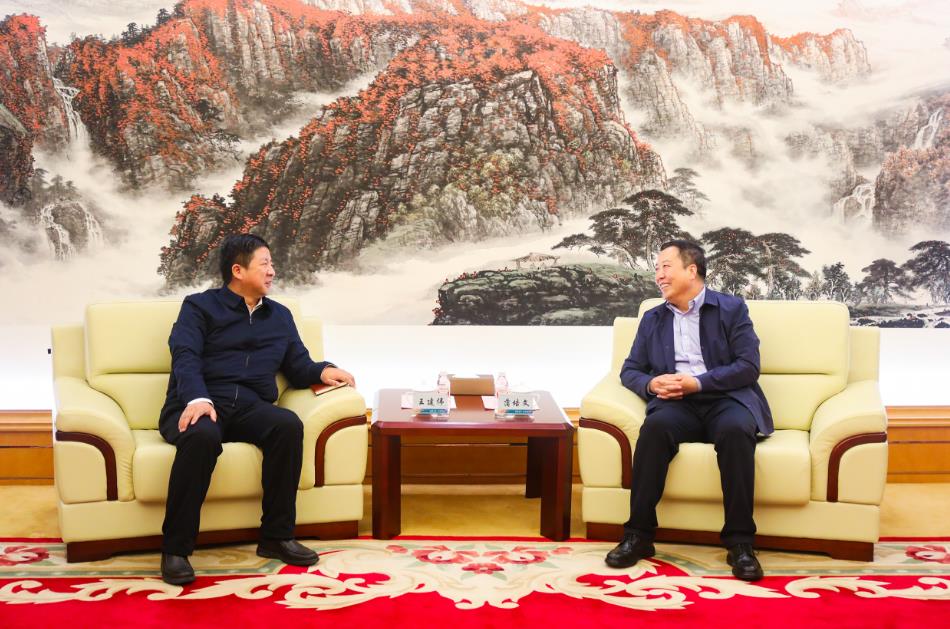 大唐甘肅公司黨委書記、董事長(zhǎng)王建偉與甘肅電投集團(tuán)黨委書記、董事長(zhǎng)蒲培文會(huì)談
