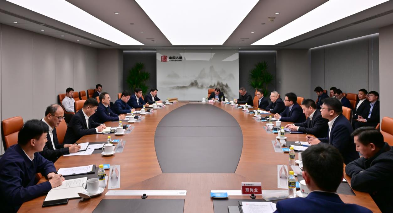 大唐集團(tuán)黨組書記、董事長鄒磊與上海電氣黨委書記、董事長吳磊會談