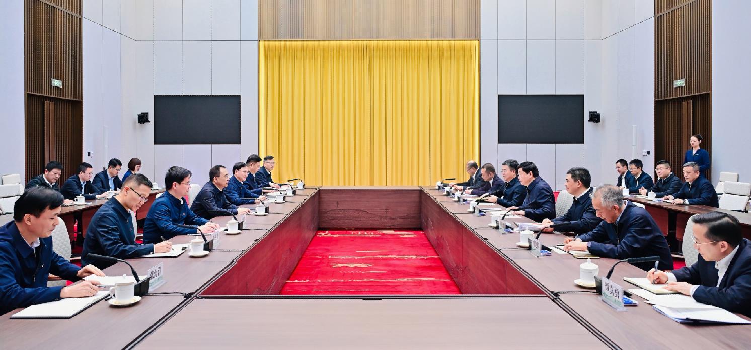 中國大唐集團(tuán)董事長鄒磊、總經(jīng)理張傳江與國家電網(wǎng)董事長張智剛、總經(jīng)理龐驍剛會談