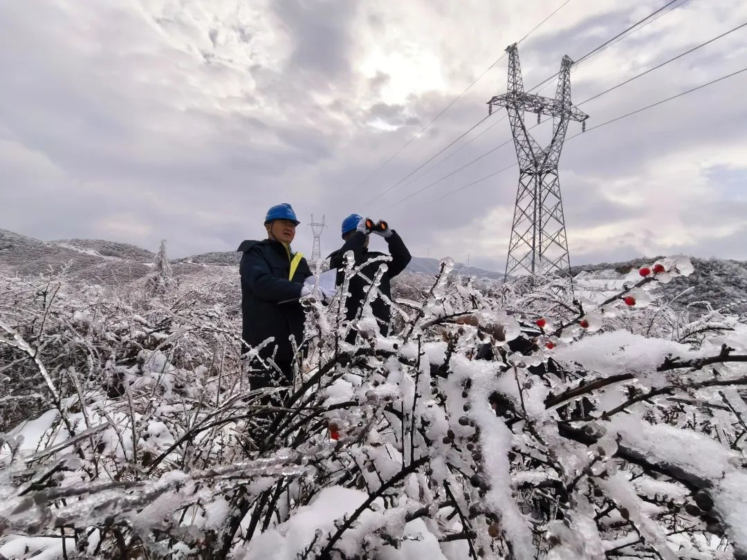 南方電網(wǎng)科技抗冰 讓冰雪“看得見、除得掉、防得住”