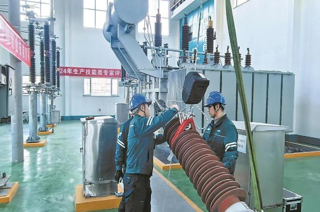 山西晉城供電研制組合器具，變壓器高壓套管吊裝無須登高