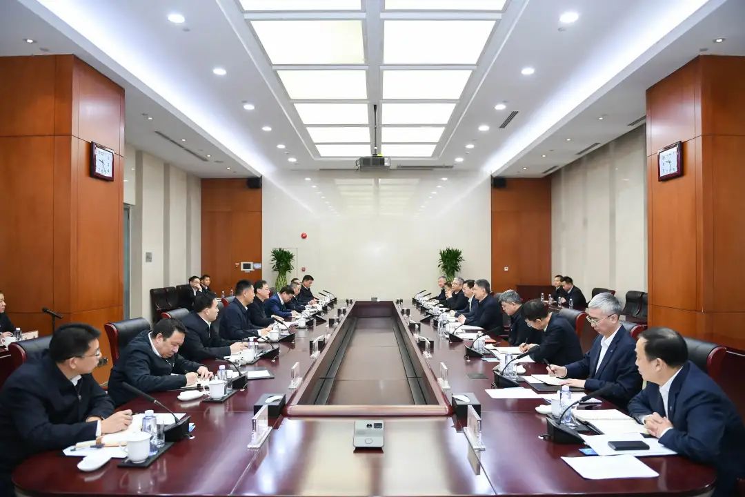 華能集團(tuán)董事長、黨組書記溫樞剛會見中國安能董事長陳奕輝、總經(jīng)理周慶豐