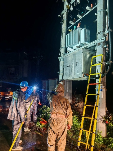 湖北通城：驚雷過后，150戶停電無訴求